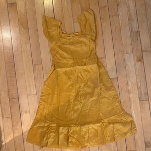 Old Navy Kids Dress in Mustard Yellow Girls size M flutter sleeves smocked waist